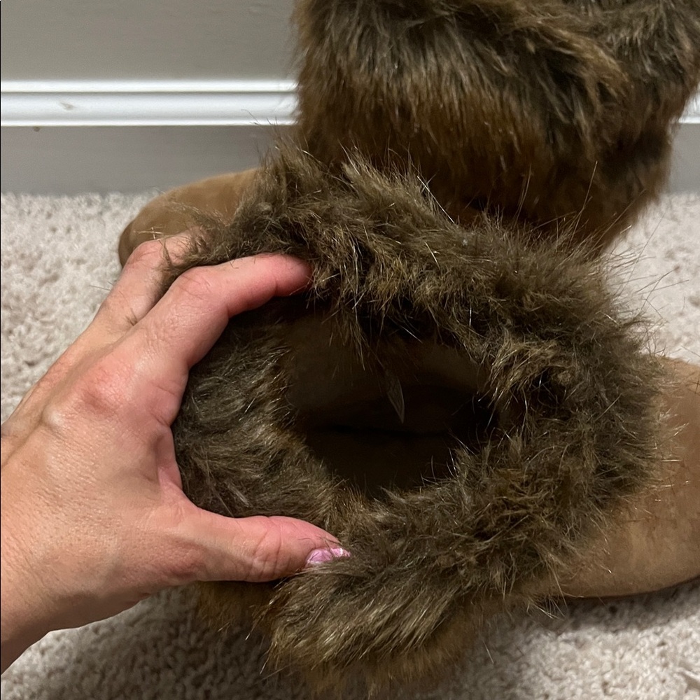 UGG Cozy Brown Fur-Lined Women's Boots - Picture 5 of 9